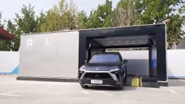 Mô hình trạm thay pin tự động cho xe ô tô điện ở Trung Quốc