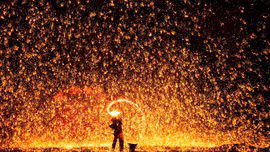 Mãn nhãn với 'pháo hoa sắt' cực đẹp ở Trung Quốc