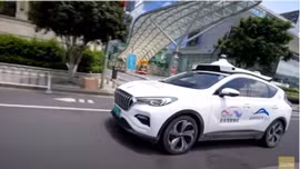 Trải nghiệm xe taxi robot tự lái ở Trung Quốc