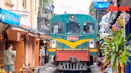 Dẹp cà phê đường tàu: Không phát triển du lịch bằng mọi giá