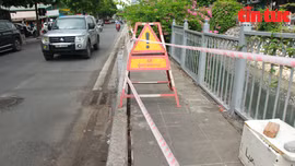 Vỉa hè công trình kỷ niệm 60 năm Ngày Giải phóng Thủ đô bỗng sụt lún chưa rõ nguyên nhân