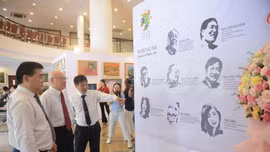 Triển lãm 130 bức tranh của những người làm báo