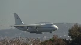 Máy bay và xe tải quân sự Nga dồn dập chở thiết bị rời Syria