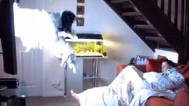 Dựng hình nộm dọa ma bạn gái