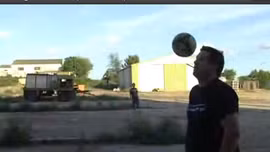 Những pha sút bóng "thần kỳ" của Rémi Gaillard