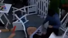 Cổ động viên Nga, Ba Lan hỗn chiến kinh hoàng