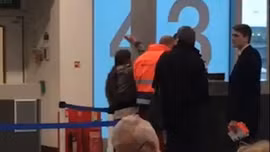 Khách thẳng tay tát nhân viên sân bay vì không kịp lên máy bay