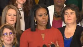 Bà Obama rớm lệ nói lời chia tay