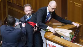 Những vụ hài hước trong làng chính trị năm 2015