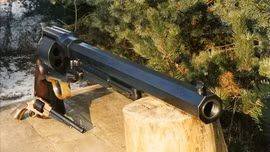 Khẩu Colt xoay lớn nhất thế giới nhả đạn thành công