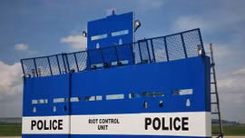 Hãi hùng với 'quái thú' 18 tấn chống bạo động của Slovakia 