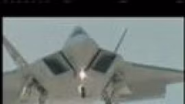 Video: Chiến đấu cơ F-22 hạ cánh bốc cháy dữ dội