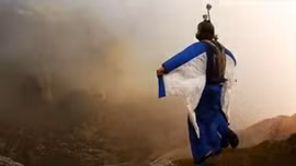 Kinh ngạc cảnh bay vào 'hang dơi'