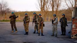 Xem quân đội Ukraine kiểm soát sân bay Kramatorsk