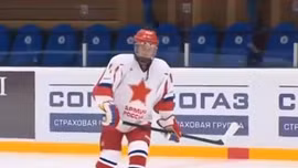 Xem Tổng thống Putin chơi khúc côn cầu