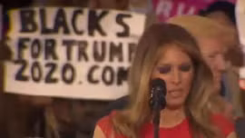 Thực hư cái chạm của Tổng thống Trump khiến vợ ‘rùng mình’