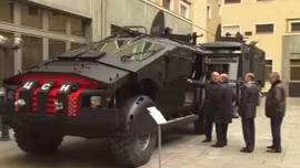 Tổng thống Putin duyệt xe quân sự mới