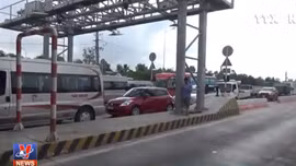 BOT Sóc Trăng thất thủ, ùn tắc kéo dài hơn 2km