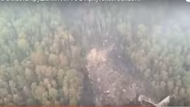 Máy bay Nga vỡ nát trên sườn đồi Siberia