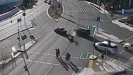 Tài xế sống sót kỳ diệu sau tai nạn 