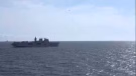 Chiến đấu cơ Nga đón chào tàu Mỹ