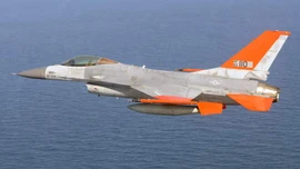 Mỹ 'biến' F-16 thành máy bay không người lái