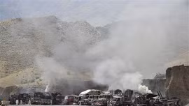 40 xe tải Mỹ bị Taliban đốt cháy ngùn ngụt