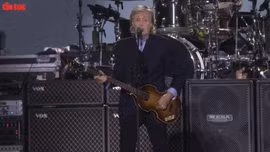 Huyền thoại âm nhạc Paul McCartney gây ấn tượng mạnh khi biểu diễn tại Argentina 