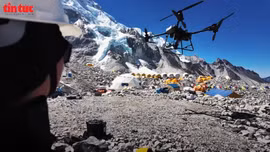 UAV đầu tiên trên thế giới giao hàng thành công lên đỉnh Everest