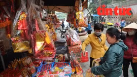 Cận Tết ông Công ông Táo, thị trường đồ cúng trầm lắng hơn mọi năm