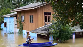 Mưa lớn gây ngập lụt tại miền Nam Thái Lan