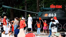  Hội trường Thống Nhất hút khách dịp lễ 2/9