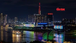 Ngắm TP Hồ Chí Minh lung linh ánh đèn về đêm