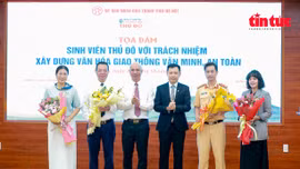 Sinh viên Thủ đô với trách nhiệm xây dựng văn hoá giao thông văn minh, an toàn