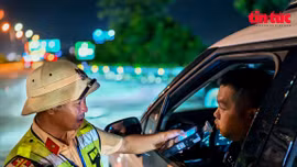 Xuyên đêm triển khai cao điểm kiểm tra nồng độ cồn trên tuyến cao tốc
