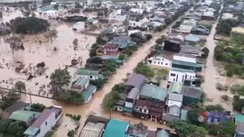 Mưa lũ gây ngập lụt, chia cắt nhiều nơi tại Quảng Trị