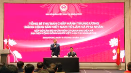 Tổng Bí thư Tô Lâm gặp gỡ đại diện cộng đồng người Việt Nam tại Singapore