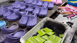 Hơn 23.000 đôi dép giả bị thu giữ tại TP Hồ Chí Minh