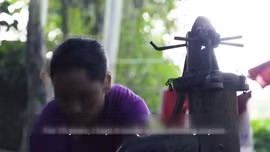 Quyền của phụ nữ và trẻ em gái ngày càng bị đe dọa