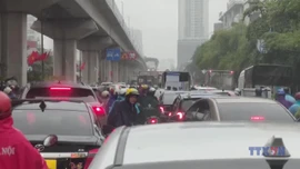 Hình ảnh nhiều tuyến đường Hà Nội bị ngập do mưa lớn