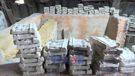 'Giữ lửa' làng nghề tượng Tam vị Táo quân xứ Huế