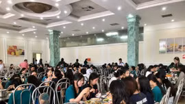 Những bữa cơm ấm tình đồng đội của khối nữ du kích miền Nam tập luyện A80