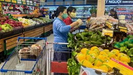 Người tiêu dùng thận trọng, doanh nghiệp gồng mình trong khó khăn