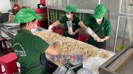 Đặc sản dừa sáp Vĩnh Long 'cháy hàng'