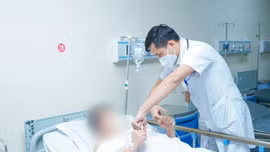 Bác sĩ ơi: Cách xử trí khi phát hiện người bị đột quỵ 