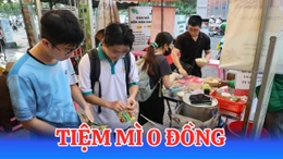 Tiệm mì gói 0 đồng - một góc Sài Gòn ấm lòng người xa xứ