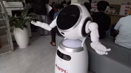 Đưa robot ứng dụng AI vào phục vụ người dân tại TP Hồ Chí Minh