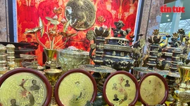 Bản hòa sắc văn hóa Hà Nội và sức sống làng nghề Việt