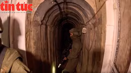 Cận cảnh binh sĩ Israel di chuyển trong đường hầm của Hamas dưới bệnh viện Al-Shifa ở Dải Gaza