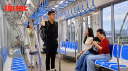 Trên chuyến tàu tuyến metro số 1 chiều ngày 12/12, chạy thử toàn tuyến từ ga ngầm Bến Thành đến ga Suối Tiên và ngược lại.